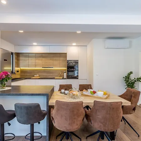 Vila Meraviglia With Private Pool Kornić