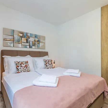 Meraviglia With Private Pool Villa *