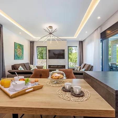 Meraviglia With Private Pool Villa *