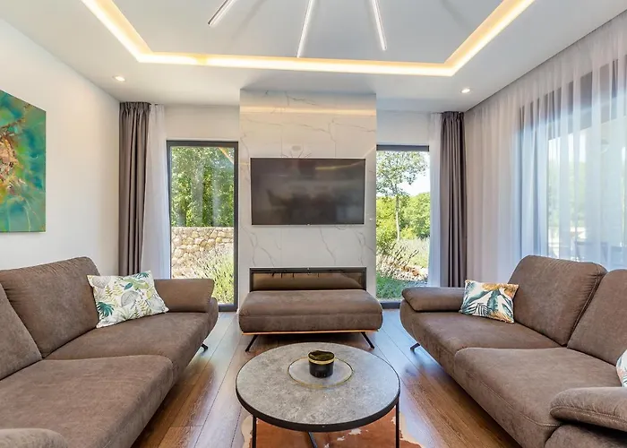 Meraviglia With Private Pool Willa Kornić