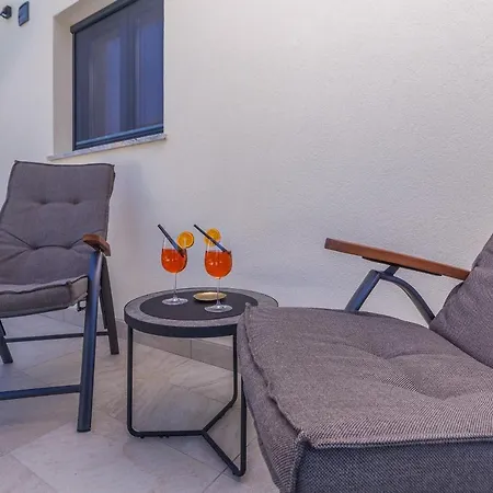 Meraviglia With Private Pool